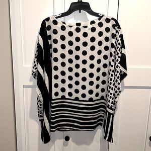 NWT Chicos black and white Short sleeve top. size S/M